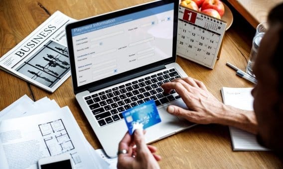 Rritet numri i veprimeve bankare nga interneti, vlera arrin ne 110 miliarde leke